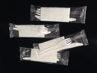 Machine d'emballage flexible multi-combinaisons pour couverts jetables, à changement rapide pour les ensembles couteau-fourchette-cuillère ou 3-en-1