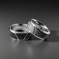 Bague pour homme élégante en acier inoxydable Bague de couple classique en or noir bicolore Cadeau d'anniversaire de mariage