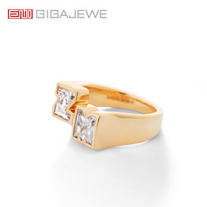 Anillo de Moissanita Personalizado con Doble Inicial |   Anillo con Letra Personalizada de 2 Quilates en Plata de Ley |   Joyería con Nombre para Regalo - Product Image 3