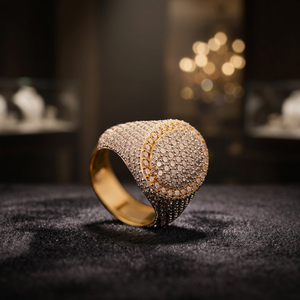 Bague de mariage pour homme en or jaune plaqué, sertie de moissanite en grappe à taille brillante et micro-incrustations à griffes, style Hip Hop - Product Image 1