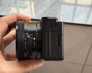 Appareil <span class=keywords><strong>photo</strong></span> <span class=keywords><strong>Sony</strong></span> ZVE10 d'occasion avec objectif 16-50 mm, caméra Vlog 4K, 90% neuf, haute qualité - Product Image 4