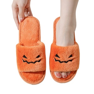 Chaussons d'intérieur décontractés pour femmes à motif citrouille d'Halloween, confortables, élégants, à plateforme, tendance - Product Image 1