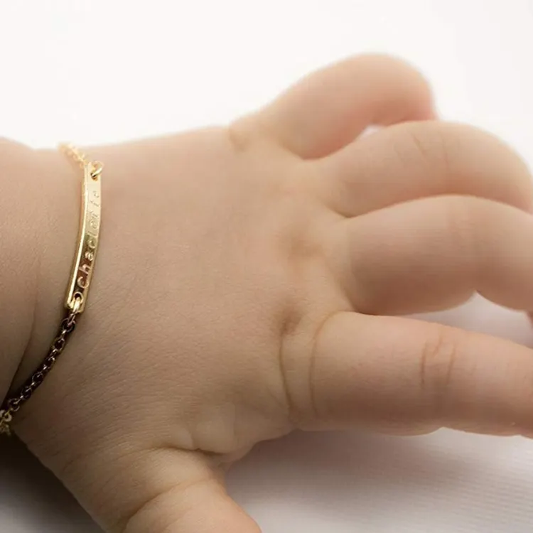 Hoge Kwaliteit Vergulde 925 Sterling Zilver Gepersonaliseerde Aangepaste Naam Gegraveerd Bar Charm Baby Kids Armband