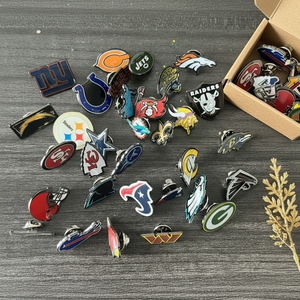 Broche de Metal Esmaltado con Diseño de Balón de Rugby, Estilo Deportivo, Recuerdo, Decoración, Broche de Aleación con Dibujos Animados, Venta al por Mayor - Product Image 2