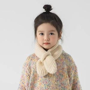 Bufanda de lana tejida para bebés, accesorio cálido de invierno de color sólido para salidas infantiles - Product Image 2