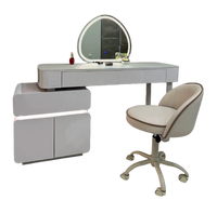 Ensemble de meubles de chambre à coucher modernes haut de gamme avec miroir éclairé, coiffeuse en bois et commode de rangement