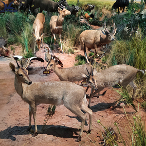 Statua Animatronica di Cervo a Grandezza Naturale di Qualità Museale per Esterni con Costruzione in Silicone e Metallo per Zoo e Parchi - Product Image 4