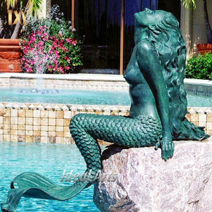 Statua in bronzo a grandezza naturale di sirena e delfino, scultura di <span class=keywords><strong>ninfa</strong></span> marina fusa a mano con patina, per decorazioni a bordo piscina - Product Image 2
