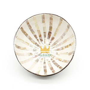 Tazón Decorativo de Madera con Incrustaciones de Nácar Natural en Forma de Flor, Artesanía Rústica de Lujo, Ligero - Product Image 4