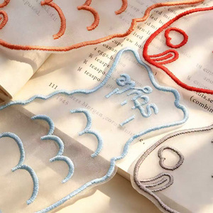 Marcapáginas de Organza Transparente con Bordado de Pez para Lectores - Product Image 2