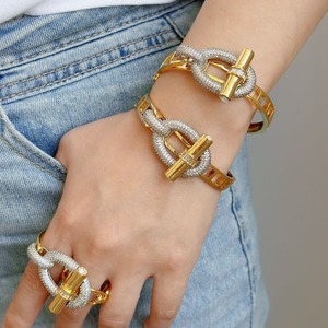 Nouveau Bracelet Jonc Classique en Cuivre Plaqué Or, Étanche, Sertie de Zircons Cubiques, pour Mariage et Fiançailles, Vente en Gros 2026 - Product Image 1