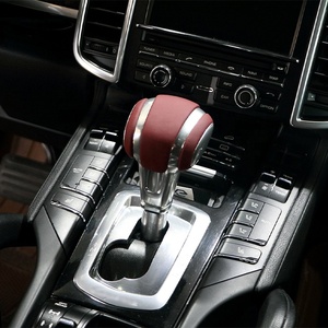 Accessoire <span class=keywords><strong>de</strong></span> voiture <span class=keywords><strong>de</strong></span> haute technologie, <span class=keywords><strong>pommeau</strong></span> <span class=keywords><strong>de</strong></span> levier <span class=keywords><strong>de</strong></span> vitesses en cuir et fibre <span class=keywords><strong>de</strong></span> carbone avec installation facile pour Porsche Cayenne 2011-2017 - Product Image 3