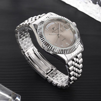 Montre à quartz pour homme de luxe, très vendue, avec boîtier en alliage d'acier inoxydable et cadran en verre, affichage à aiguilles de style professionnel ; Dernier design