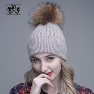 Janefur Vente en gros Chapeau d'hiver en angora tricoté pour femmes avec pompon en fourrure <span class=keywords><strong>de</strong></span> raton laveur amovible - Product Image 2