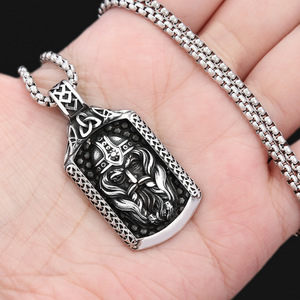 Yunnique – collier avec pendentif guerrier Viking en acier inoxydable pour hommes, design de visage géométrique, bijoux cadeau - Product Image 4