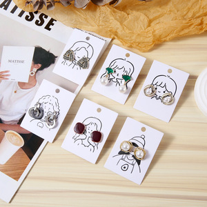 การ์ดบรรจุภัณฑ์เครื่องประดับกระดาษเคลือบพร้อมภาพลายเส้นสำหรับโชว์ต่างหูในไลฟ์สด - Product Image 3