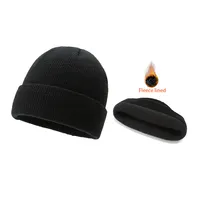 Cappelli invernali economici da uomo con cappuccio in maglia foderato in pile nero tinta unita con Logo ricamato all'ingrosso