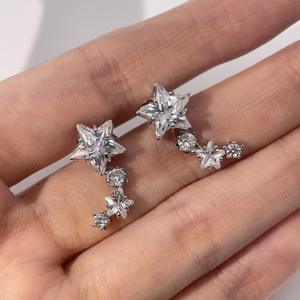 ต่างหูเพชรทรงดาวชุบทองเหลืองสำหรับผู้หญิง ดีไซน์คลาสสิก สวยสง่า จากเทียนหยู เจ็มส์ - Product Image 4