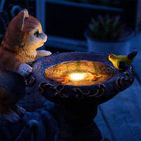Statue en résine Sculpture d'écureuil de canard d'animal de jardin avec lumière solaire LED Décoration de patio Sculpture extérieure Cadeau de jardinage