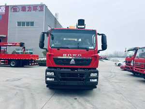 Grue montée sur camion de chantier robuste avec flèche télescopique X-CMG, personnalisable pour la levée en construction et le transport de marchandises - Product Image 6