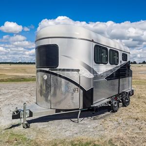 <b>Special</b> Configuration Luxury Horse Box Trailer 2 Slant Floats Solid Rubber Tires 2000kg Load Capacity for Smooth <b>Transport</b> - Product Image 1