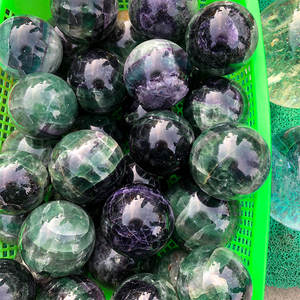 Bola de cristal polido natural verde e roxo para artesanato, esfera de cristal de fluorite - Product Image 6
