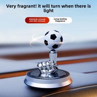 Décoration de voiture rotative à énergie solaire en forme de ballon de football avec parfum longue durée et diffuseur d'aromathérapie solide