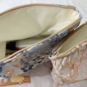 Bolsa de Tela Floral para Mujer, Estilo Retro, Elegante, Bolsa de Maquillaje, Bolsa de Almacenamiento Tridimensional de Tela Jacquard, Fábrica BSCI - Product Image 6