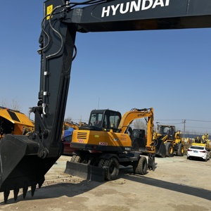 ลดราคาพิเศษ รถขุดไฮดรอลิก Hyundai 220LC-9S มือสองแท้ ปี 2023 รุ่น 20 ตัน เครื่องยนต์ 103 กิโลวัตต์ พร้อมเกียร์และปั๊ม - Product Image 5