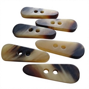 Boutons ovales en corne de buffle faits à la main, écologiques, polis, durables, objets d'art, collectionnables, vintage, artisanat naturel - Product Image 1