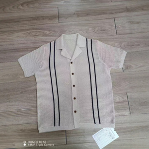 Camicia da uomo con colletto cubano alla moda <span class=keywords><strong>Cardigan</strong></span> lavorato a maglia camicia estiva Casual a righe verticali in maglia <span class=keywords><strong>Polo</strong></span> da uomo - Product Image 5