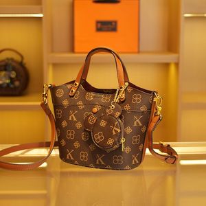 Loumixer 2025 Custom Designer Luxury PVC Tote Trending Summer Crossbody Women's <strong>Handbags</strong> <strong>Chains</strong> Durable Fashion Ladies Shoulder - Product Image 2
