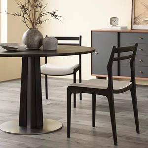 Silla de Comedor Nórdica de Madera de Fresno, Asiento Tapizado con Cojín Negro, Silla de Comedor de Madera Maciza - Product Image 3