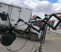 Grue de caméra télescopique 5,5 m/18 pi avec bras télescopique motorisé en forme de ciseaux et moniteur SD 7 pouces pour prises de vue dynamiques pour le cinéma et la télévision