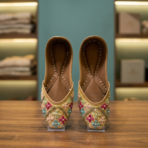 BS INTERNATIONAL Chaussures décontractées pour femmes en cuir véritable brodé à la main, personnalisables OEM, tendance mode sur mesure - Product Image 1