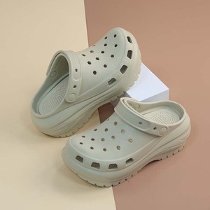 Sabots noirs à bout fermé pour femmes, semelle épaisse en EVA, soutien de la voûte plantaire, antidérapants, dessus en plastique, semelle extérieure en caoutchouc, pantoufles toutes saisons - Product Image 2