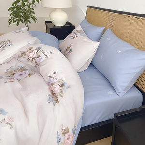 Vente en gros de linge de lit en coton imprimé floral blanc et bleu écologique 200TC, ensemble de 3 pièces, en stock en Chine, livraison rapide vers l'UE - Product Image 3