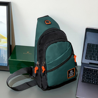 Sac de poitrine de sport coloré à grande capacité avec fermeture éclair en polyester imperméable à l'eau pour les voyages en plein air, tendance et très vendu