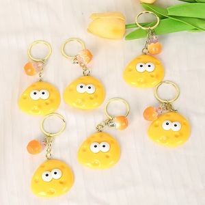 Porte-clés en peluche en forme de fromage avec de grands yeux, breloque souple pour sac à dos, cadeau pour enfants, étudiants, amis, unisexe, âge 8-13 ans - Product Image 2