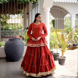 Lehenga Choli Anarkali Rojo con Volantes, Manga Larga, Bordado, Algodón Cora, para Bodas Indias y Pakistaníes, Fiestas Tradicionales y Festivales - Product Image 1
