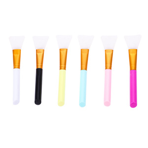 Pinceau applicateur de masque facial en silicone avec manche en plastique pour masque de boue, lotion et fond de teint - Product Image 1