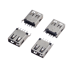 Connecteur USB 2.0 Type-A femelle à profil bas, corps court de 11,5 mm avec bride renforcée pour un montage horizontal sécurisé sur circuit imprimé - Product Image 1