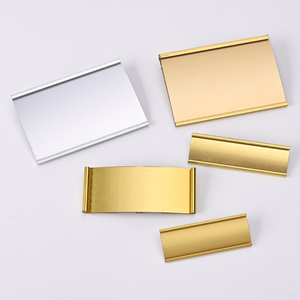 Targhette Identificative in Argento con Spilla, Badge in Metallo Riutilizzabile per Dipendenti di Aziende e Hotel - Product Image 1