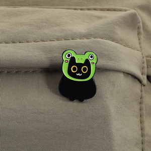 Mignon chats noirs émail broche dessin animé chaton grands yeux Animal broche revers Badge bijoux cadeau pour les amis - Product Image 3