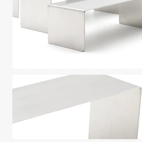 Étagère de présentation de vêtements en métal mat électroplaqué, pliable, écologique, lavable, personnalisable, chic, facile à assembler, pour boutique
