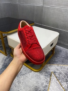 ดีไซน์เนอร์แฟชั่น ผลิตภัณฑ์คุณภาพสูง สีแดง ดูดซับแรงกระแทก น้ำหนักเบา ป้องกันกลิ่น ดีไซน์หรูหรา พื้นรองเท้าแบบแบน - Product Image 3