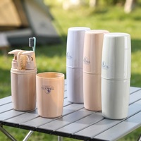 Kit de voyage incassable : Gobelet de toilette et ensemble de brosses à dents avec flacons modulaires pour les voyages en sac à dos et le rangement en longue durée