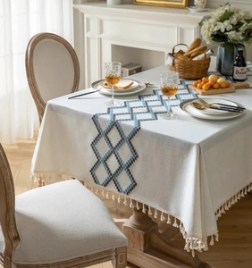 Skymoving tùy chỉnh thanh lịch <span class=keywords><strong>Polyester</strong></span> Linen ăn Khăn trải bàn với tua vải hình chữ nhật Thêu Linen khăn trải bàn trang trí nội thất - Product Image 1