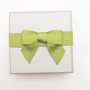 100% Poliester Kualitas Tinggi Dekorasi Bungkus Hadiah Pra-dibuat Dapat Disesuaikan Pita Kemasan Pita Elastis Grosgrain dengan <span class=keywords><strong>Loop</strong></span> Peregangan - Product Image 2
