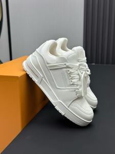 נעלי ספורט מעצבים, עור אמיתי באיכות גבוהה, רירית רשת נושמת, מתאימה לנשים וגברים כאחד. - Product Image 4